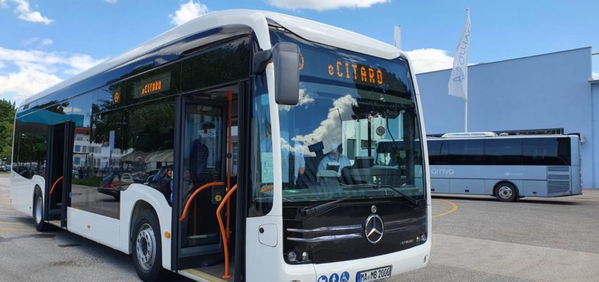 Na mestni liniji 7 bo danes, 22. 6. 2020, ob 13. uri začel testno voziti avtobus znamke Mercedes-Benz eCitaro s popolnoma električnim pogonom. V torek, 23. 6. 2020, se boste z najbolj ekološko sprejemljivim in najvarčnejšim Citarom vseh časov, ki bo tako kot ostali mestni avtobusi opremljen v skladu s trenutno veljavnimi varnostnimi in higienskimi ukrepi, lahko zapeljali na linijah 1, 2, 3, 5 in 15.