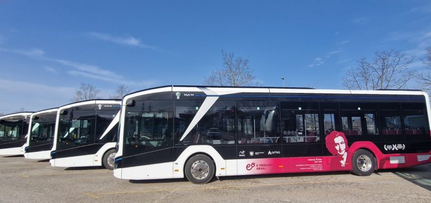 <p>Due to technical adjustments, the transitional period for the use of Arriva tickets will last until May 31, 2025. After this date, validation on city buses in Kranj will only be possible with IJPP tickets and the CeKR card.
School transport beneficiaries can use Arriva tickets on city buses until the end of the transitional period. After that, validation will only be possible with the CeKR card.
On the intercity lines Kranj-Besnica, Kranj–Podreča, Kranj–Žabnica and Kranj–Golnik, the Arriva card will be valid at least until the end of March and May. On these lines, payment for tickets is currently only possible in cash, and passengers receive a printed ticket upon entry. The price of a daily ticket remains 1 euro, and a monthly ticket is 10 euros. Holders of monthly tickets will also be able to use city passenger transport without restrictions.
We wish you a safe and pleasant ride.
Arriva</p>